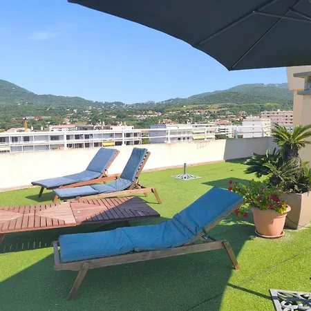 Bright Duplex - 360-degree View Of