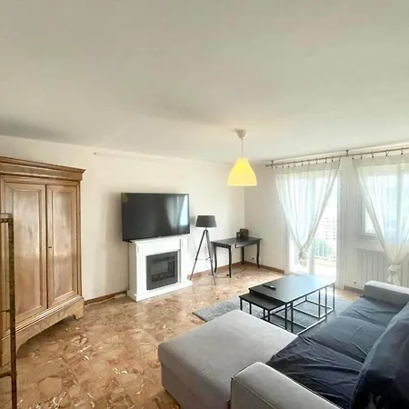 Bright Duplex - 360-degree View Of Apartment