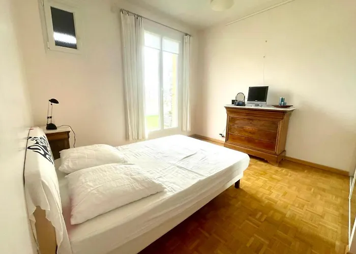 Bright Duplex - 360-degree View Of *