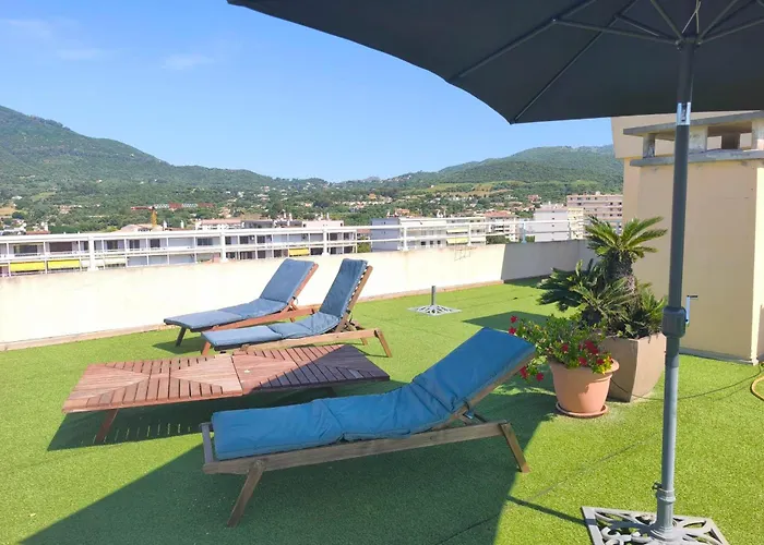 Bright Duplex - 360-degree View Of